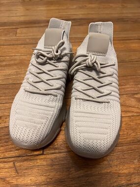 Cushionaire Women’s Shoes (Apolo-T) 8M